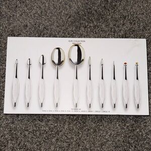 Artis Elite Collection Makeup Brush Set - Silver